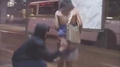 Tangannya bokep gambang jepang menggosok