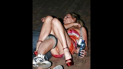 Brunette gets her pussy bokep jepang paksa istri tetangga ketat dengan dildo besar